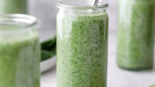 spinach smoothie in jar