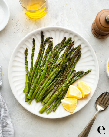 How to Cook Asparagus in the Oven [Plus Seasoning Ideas] | Elizabeth Rider