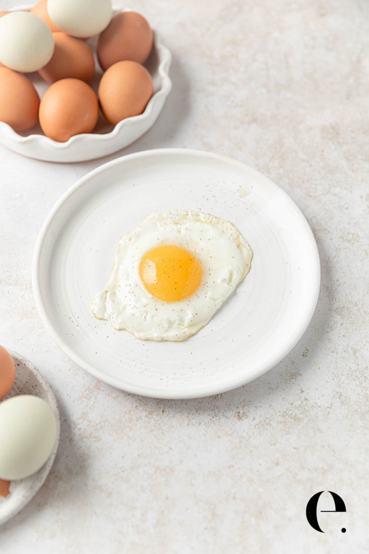 how to cook sunny side up eggs