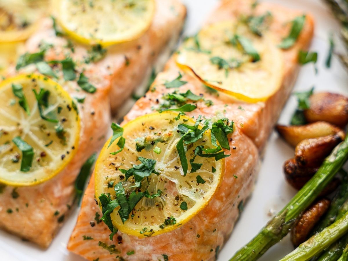 Baked Lemon Garlic Salmon (Ready in 20 Minutes)