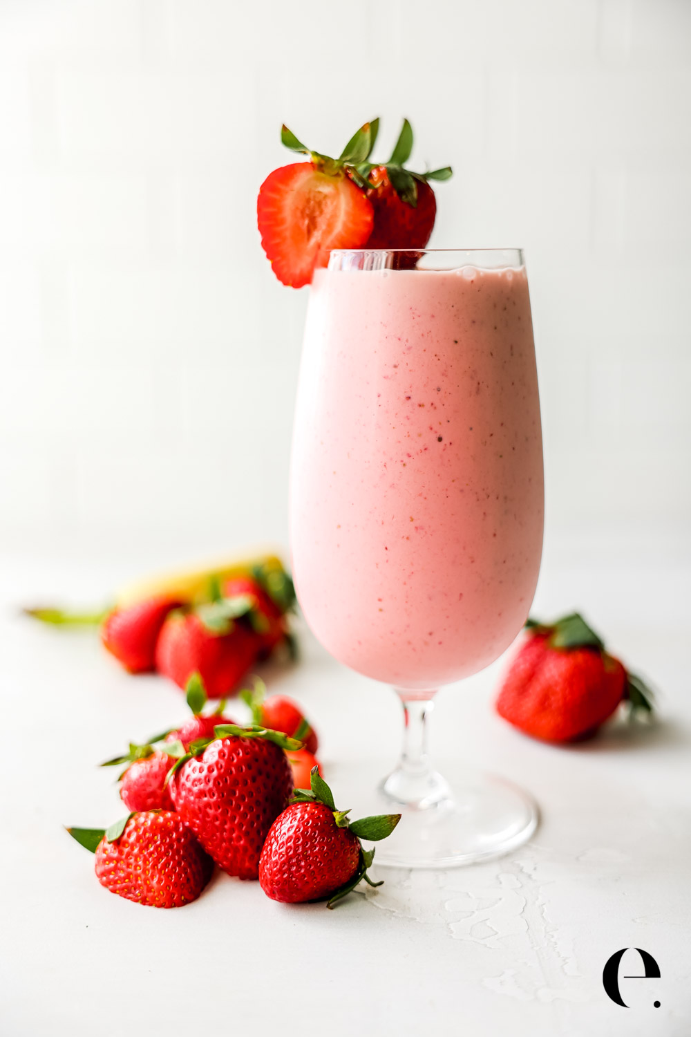 Fresh Strawberry Yogurt Smoothie in glass