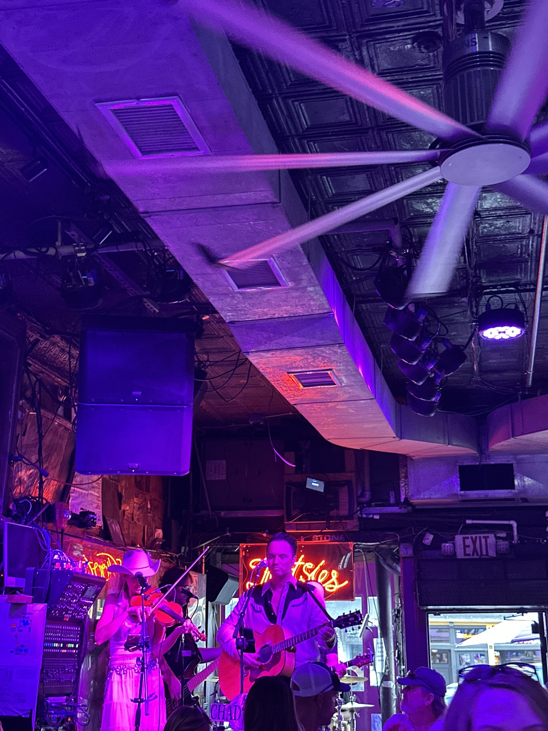 Tootsies Honkey Tonk live music Nashville