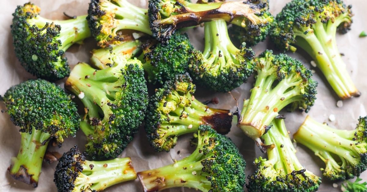 Easy Roasted Broccoli Recipe (Crispy Every Time) Easy Roasted Broccoli Recipe (Crispy Every Time)