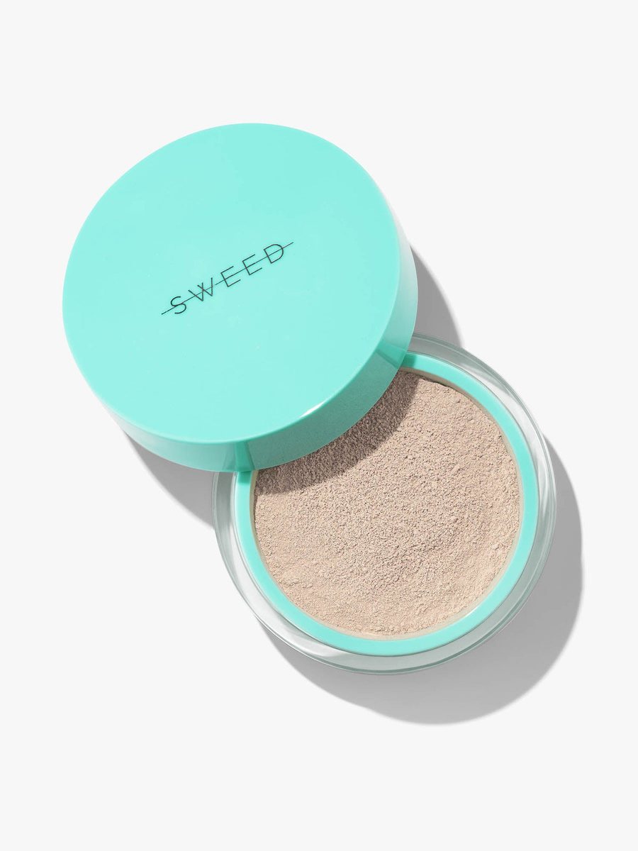 Open jar of Sweed Miracle Powder mineral powder foundation